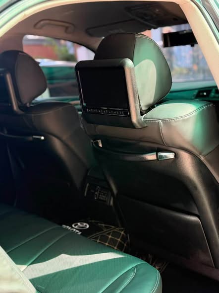 A picture of TOYOTA CROWN ATHLETE 0716041604