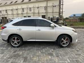 A picture of OMG This is fully loaded lexus rx350 2011 fully facelifts