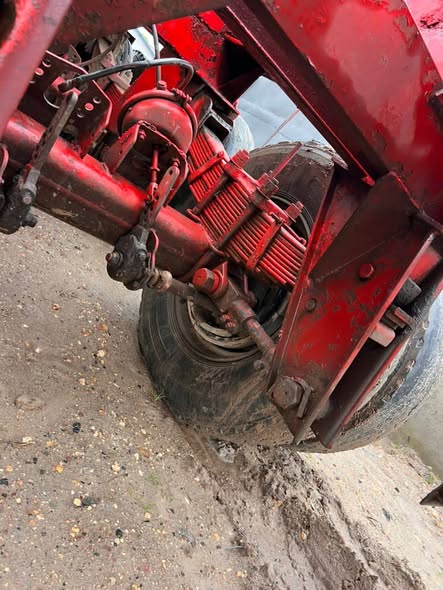 A picture of OFFER OFER SKELETON DOUBLE TYRE TRAILER NI BPW MIL 14