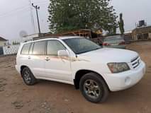 A picture of Toyota Highlander 2004