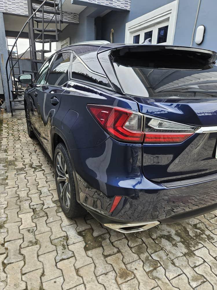 A picture of Lexus RX350 2017