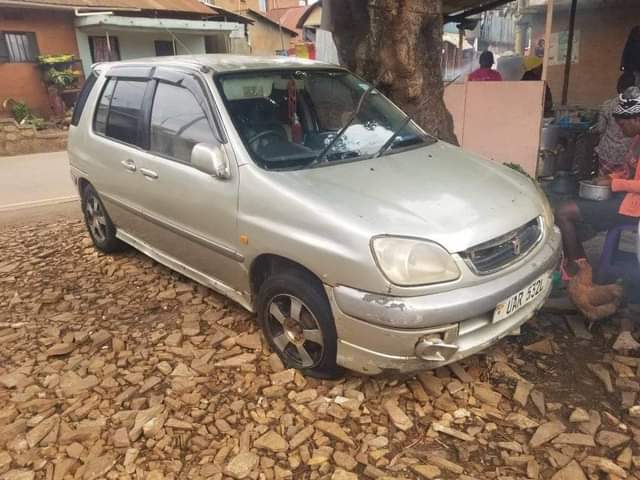 A picture of 2004 Toyota Raum Good condition
