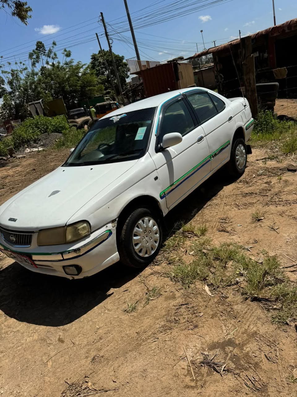 A picture of 2000 Nissan B15 sunny
