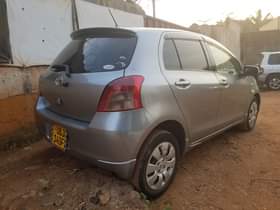 A picture of Toyota vitz 2006 model 1300cc 18.5 million Call 0757953488