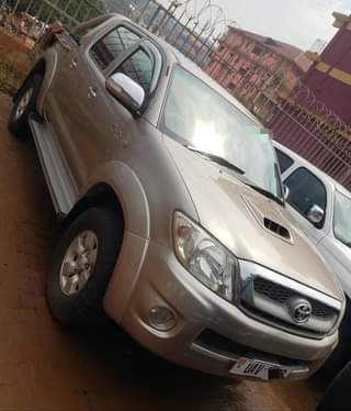 used toyota hilux