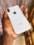 A picture of iPhone X 64gb at 580k