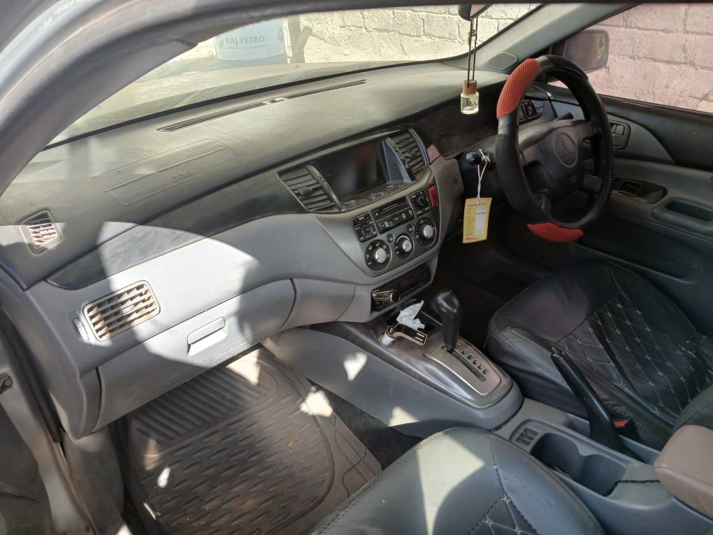 mitsubishi lancer