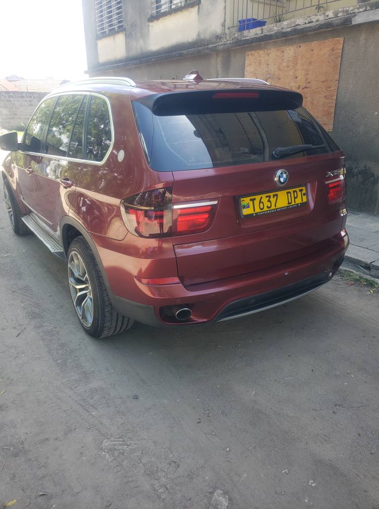 A picture of 2012 BMW X5 E70