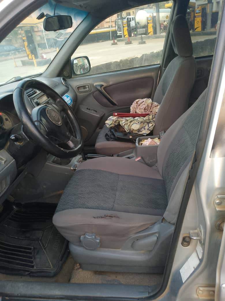 A picture of 2004 Toyota RAV4 with good engine and gear Location Ijegun