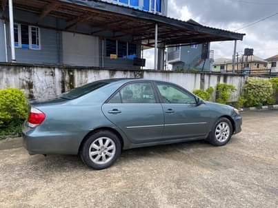 A picture of 2004 Toyota Camry XLE XTRA LUXURY EDITION