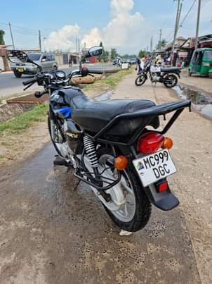A picture of Tvs cc 125