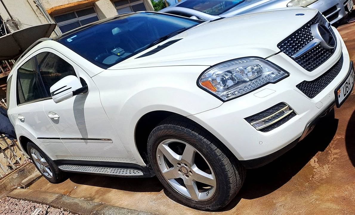 A picture of ML 350 4MATIC Model 2010 Petrol Engine Call 0703273550