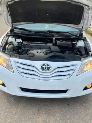 A picture of Clean TOYOTA CAMRY 2010 MODEL 4 plugs engine with everything
