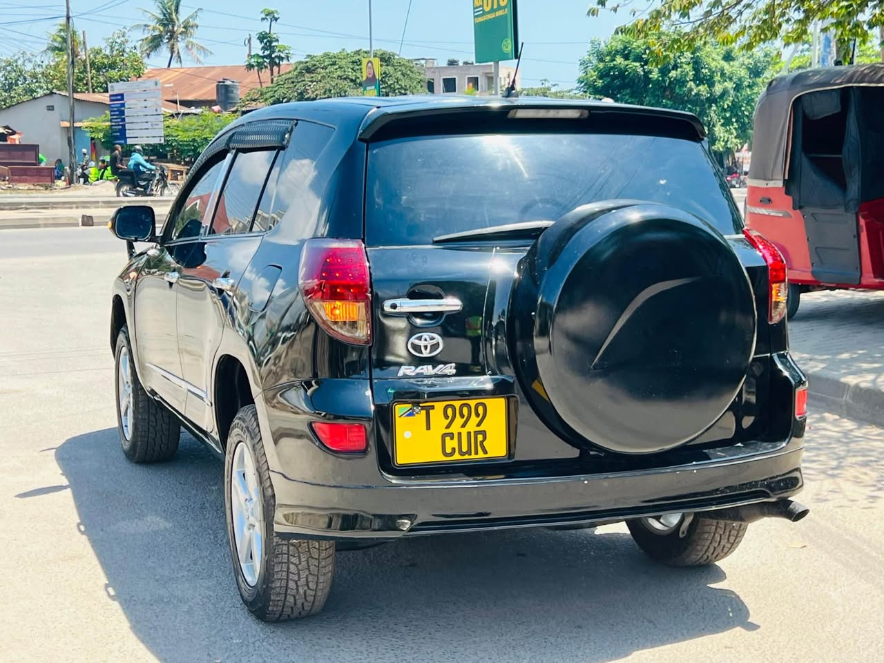 A picture of RAV4 0672210608