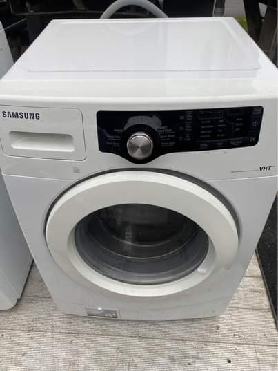 A picture of Washing machine and dryer samsung 