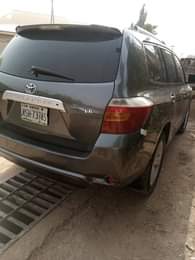 A picture of Neatly Used First Body Toyota Highlander 2009 Model Limited Keyless