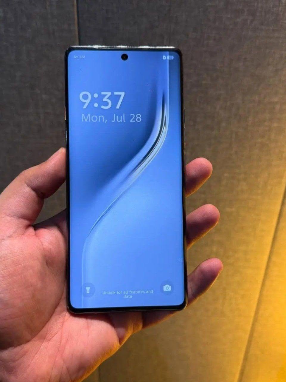A picture of Tecno Camon 40 pro on sale 400k