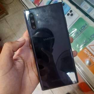 A picture of Selling eletronic