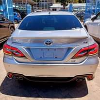 A picture of TOYOTA CROWN