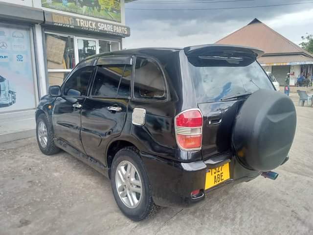 A picture of Rav 4 kill time 0624757389 Bei 4.9M Full documents Full