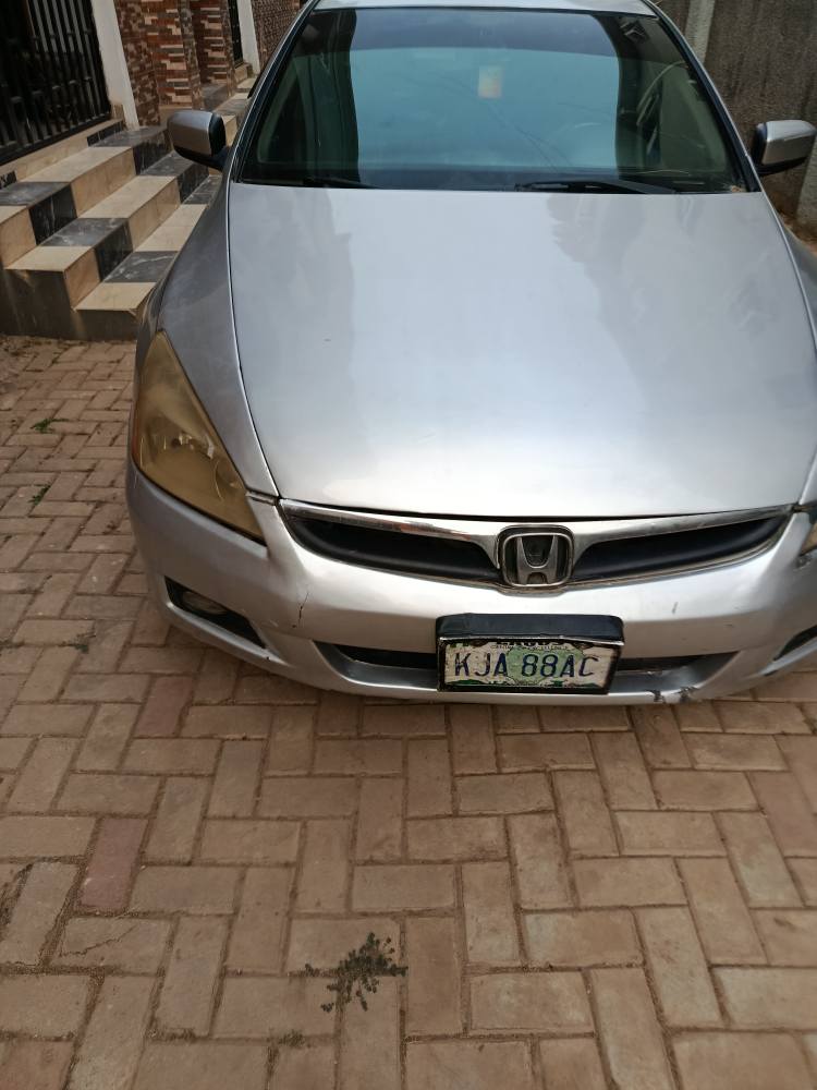 A picture of 2007 honda dc