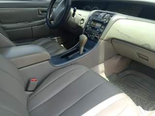 A picture of 2002 TOYOTA AVALON