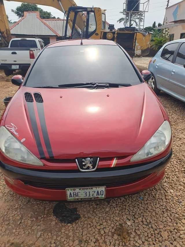 A picture of 2006 Peogeot 206