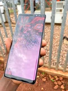 A picture of Note 8 Samsung Galaxy 490 000