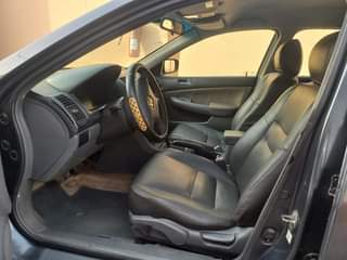 A picture of Honda Accord 2004