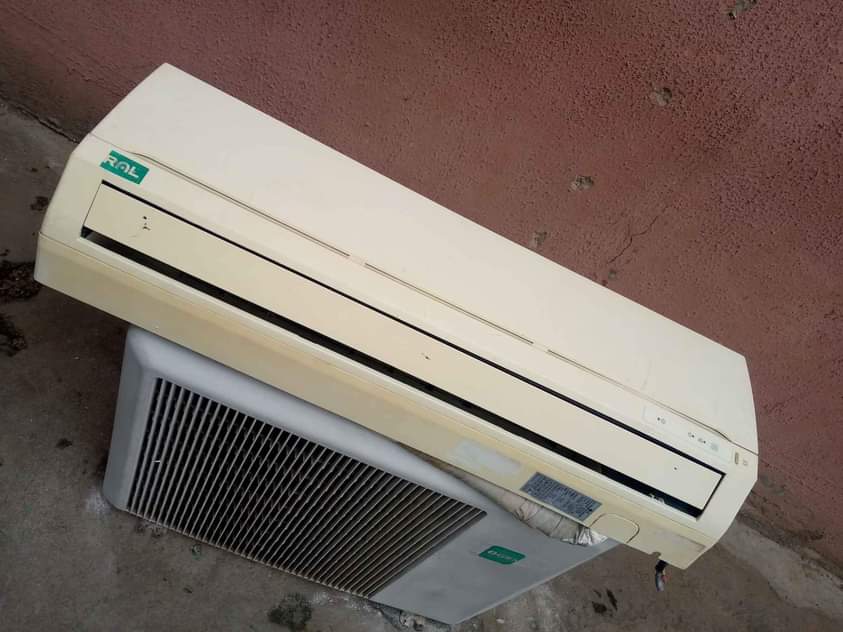 A picture of 1 5hp air conditioner