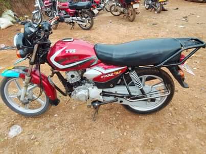 A picture of Tvs hlx 125 cc