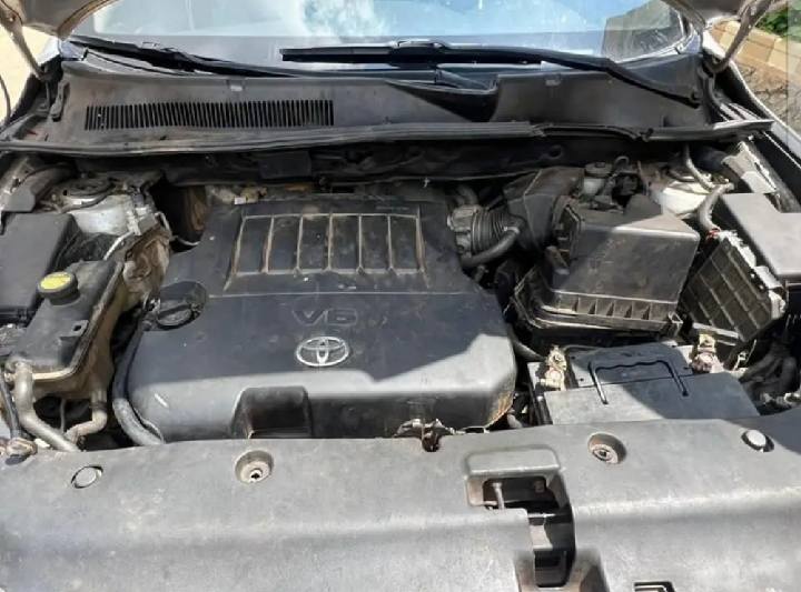 A picture of TOYOTA RAV 4