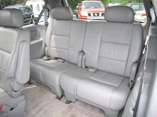 A picture of TOYOTA SIENNA