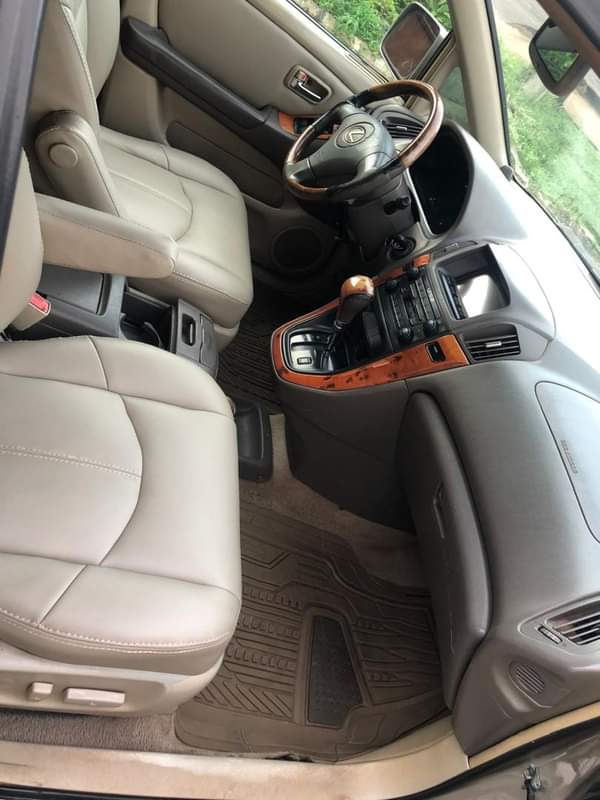 A picture of LEXUS RX 300 SUPER CLEAN AND SHARP TOKUMBO STANDARD FOR