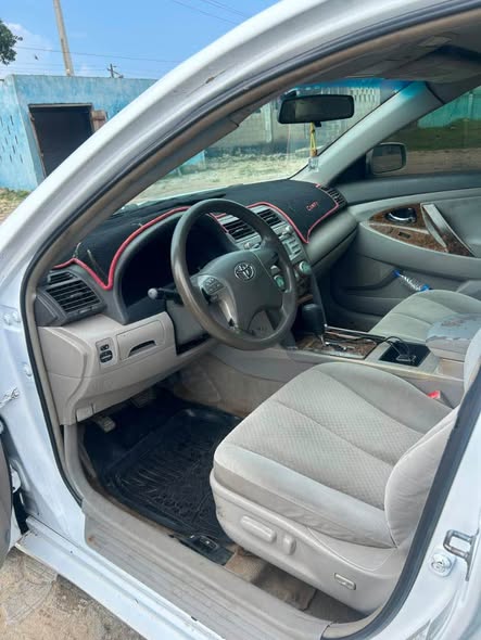 A picture of Toyota Camry le 2008 Registered