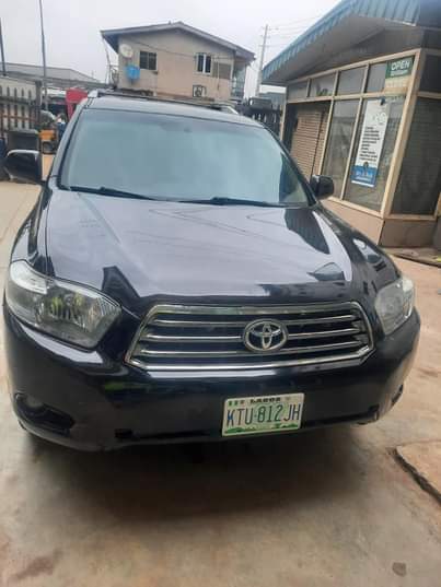 A picture of Toyota highlander 2008