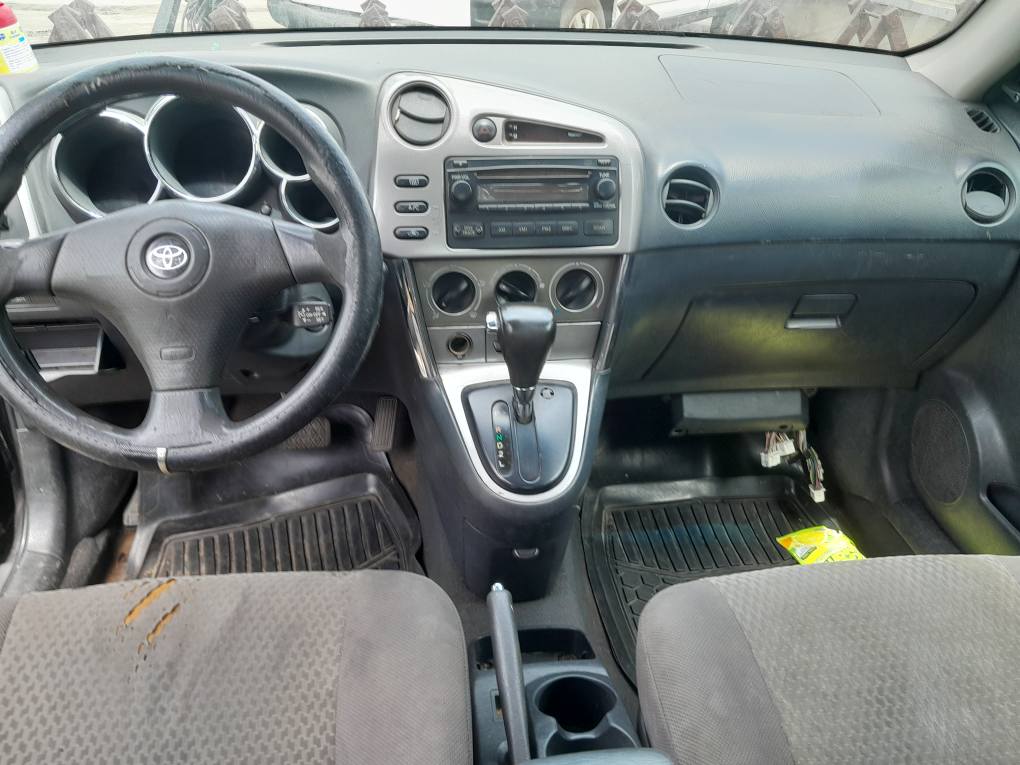 A picture of Toyota matrix 2006 model engine and gear perfect a c