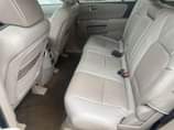 A picture of Honda pilot 2010 very clean everything working perfectly AC chilling