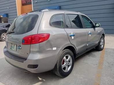 A picture of ELSTAR AUTOS Super Sharp Hyundai Santa Fe 2008 Model Engine