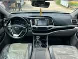 A picture of Toyota Highlander XLE Refer and earn 300k