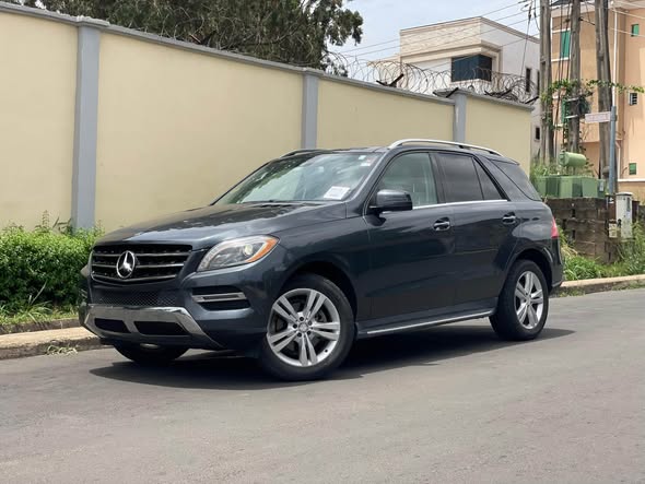 A picture of Ml350 Toks panoramic Thumbstart park assist mirror folding