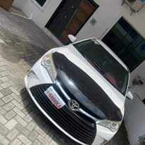 A picture of TOYOTA CAMRY 2015