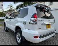 A picture of TOYOTA LAND CRUISER PRADO BEI MILIONI 57