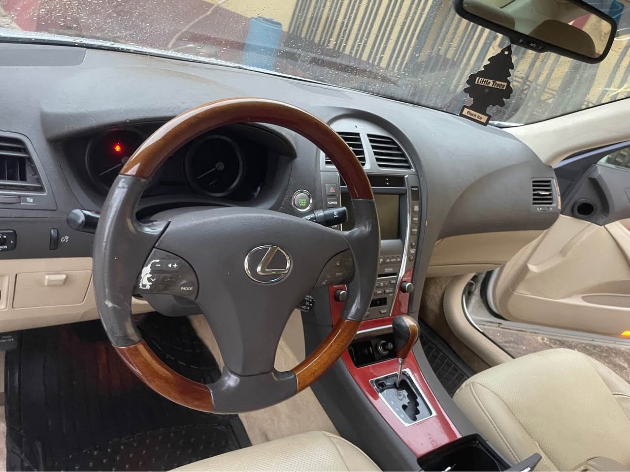 A picture of Toks LEXUS ES 350 Everything Is Working Perfectly Fine Entry