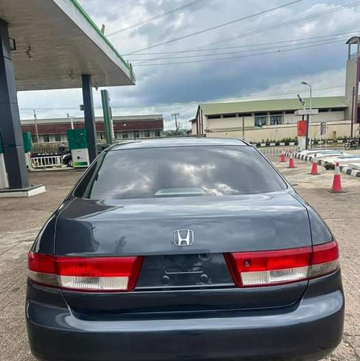 A picture of 2004 HONDA ACCORD V6 ENGINE