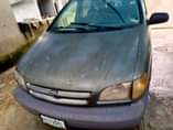 A picture of Toyota Sienna 1999