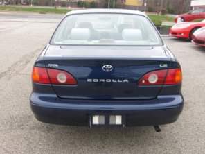 A picture of URGENT SERIOUS BUYERS ONLY Foreign used TOYOTA COROLLA Year 2000