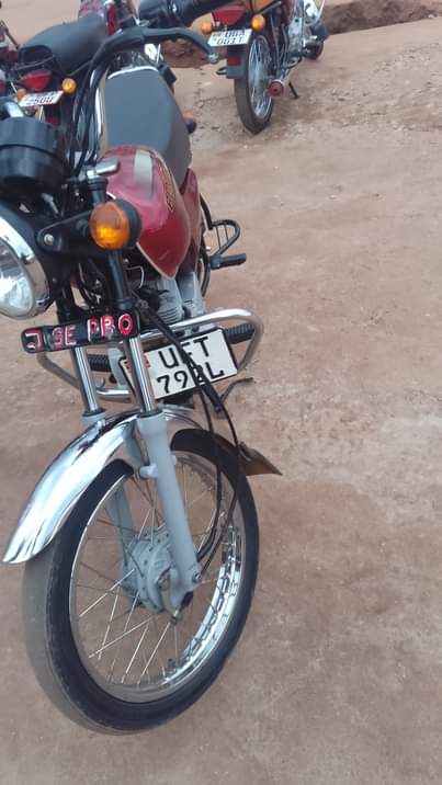 A picture of Bajaj boxer for sale just 3.75m just call WhatsApp on