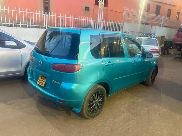 A picture of Mazda demio at 10m