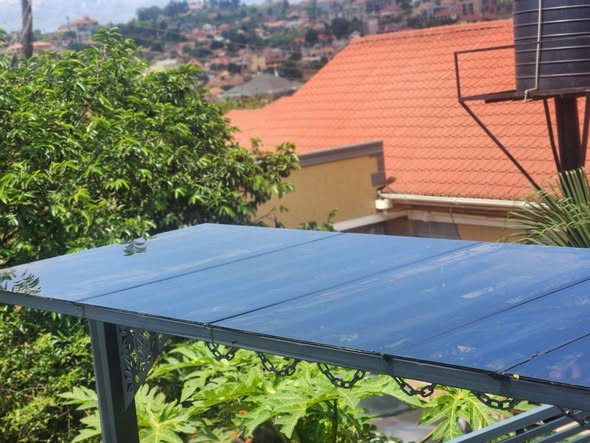A picture of Glass roofing experts